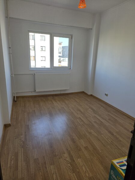 Tineretului, 5 minute metrou, stradal, chiar pe Bd. Sincai, bloc 1986