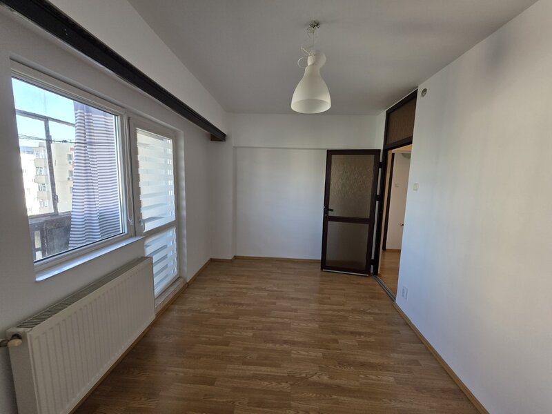 Tineretului, 5 minute metrou, stradal, chiar pe Bd. Sincai, bloc 1986